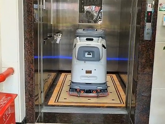 科技馆的 "地面安全员"：坦力机器人黄金周守护 8 万脚步