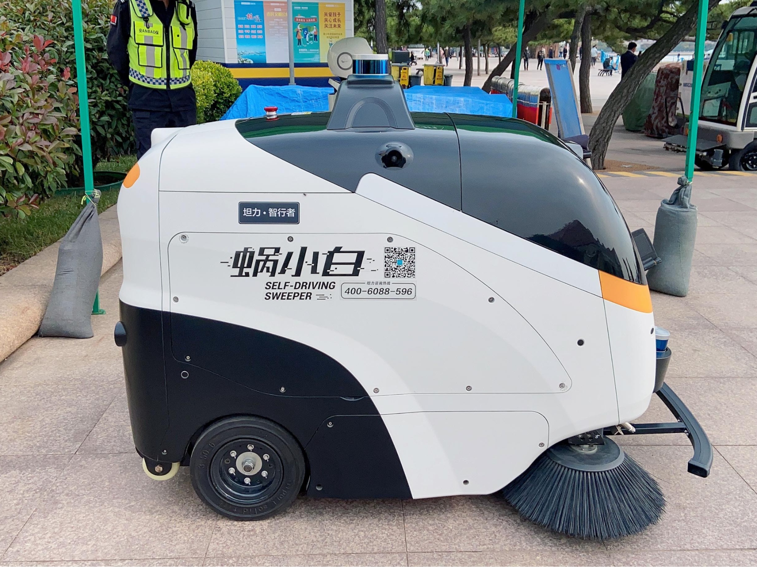 坦力无人驾驶洗地机（工业智能洗地机器人）的应用优势