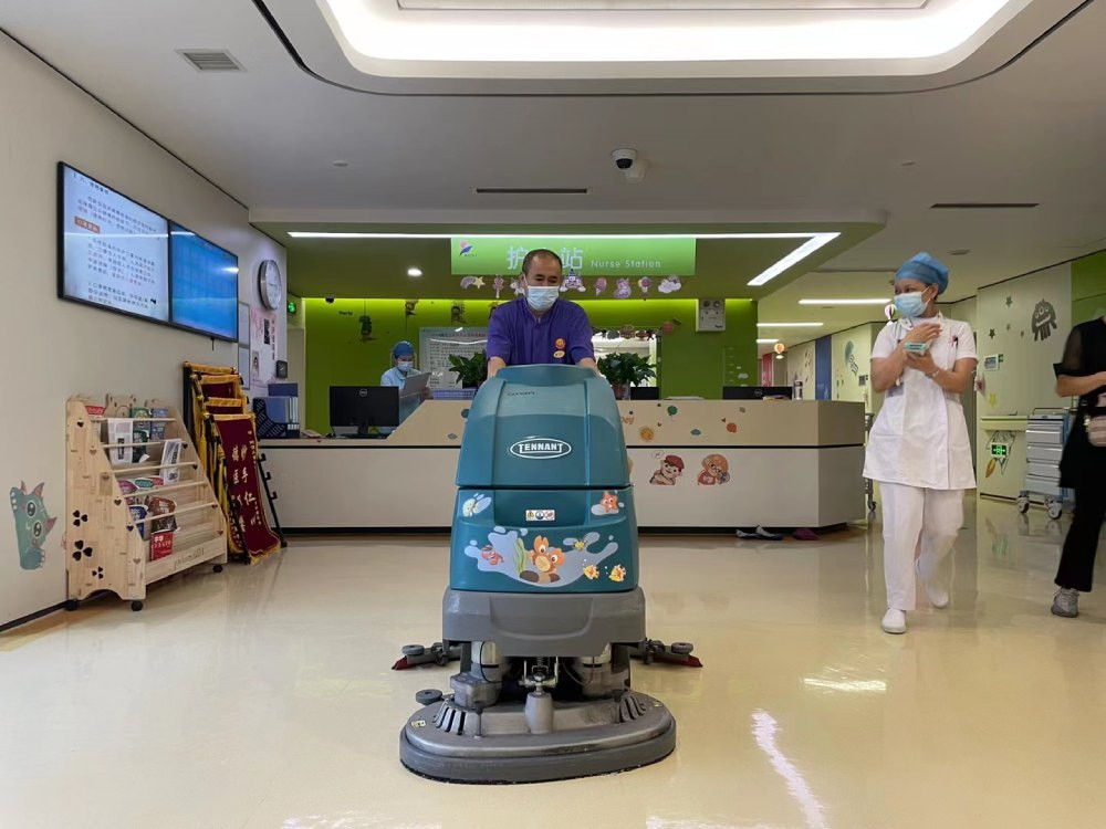 医院地面清洁怎么才能买到好洗地机？