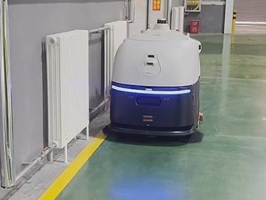 工厂老板偷着乐！一台坦力工厂地面扫地机器人省下 7 个人工费