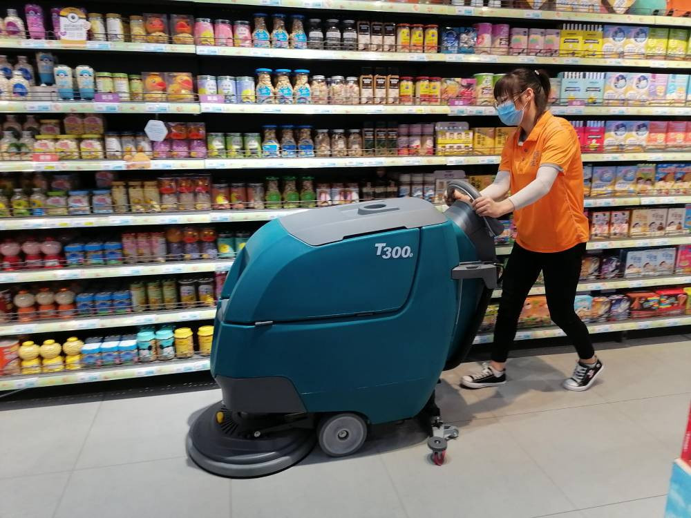【客户案例】某大型购物超市采购坦能T300e手推式洗地机，已顺利交机